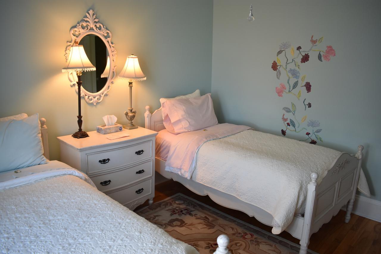 King George B&B Miramichi Exterior photo